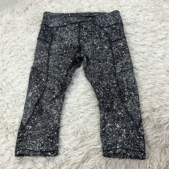 Lululemon Tight Stuff Crop II Splatter Alpine White Black - Picture 3 of 4